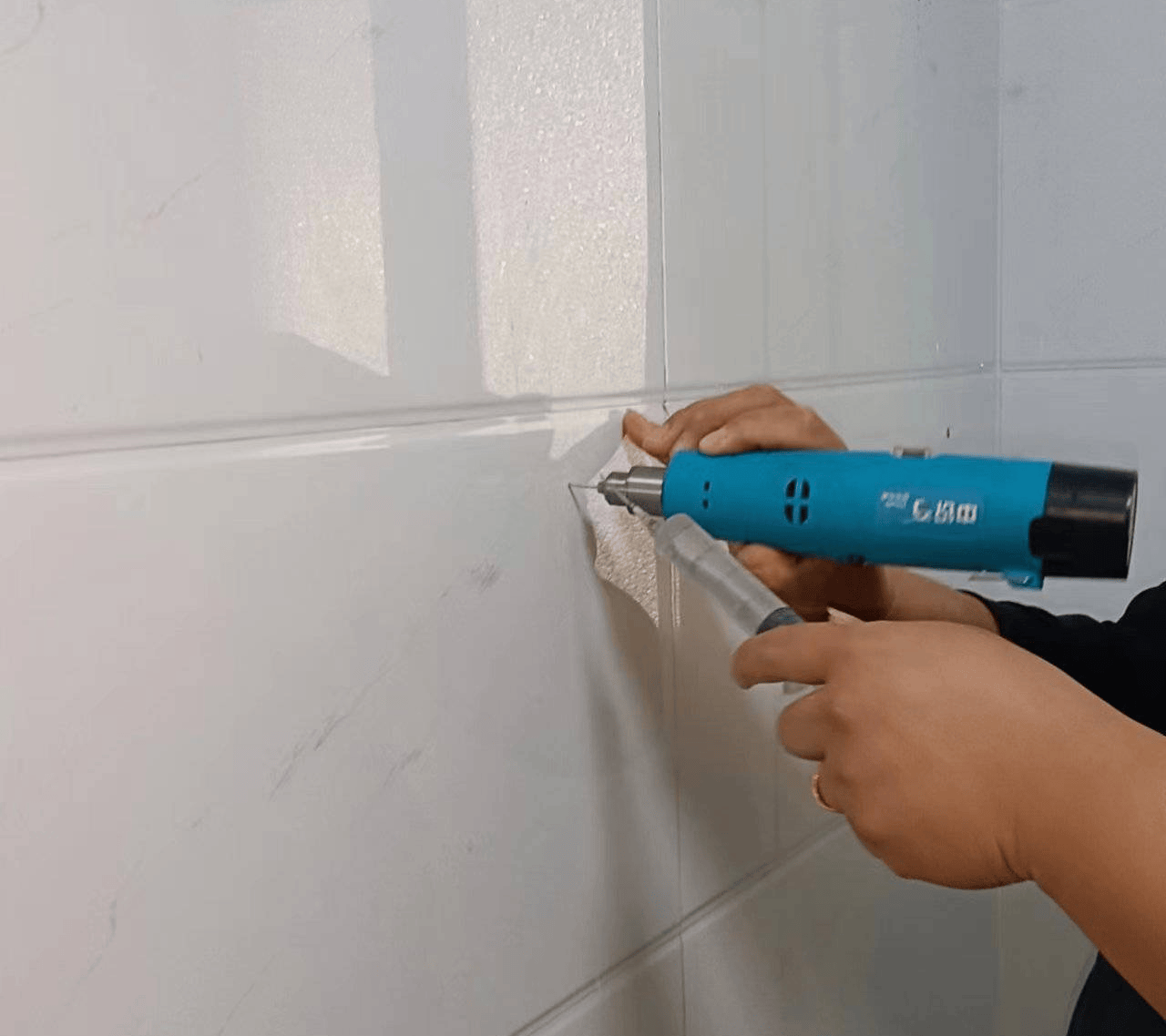 墙砖空鼓可以用钉子固定吗视频(墙砖空鼓可以用钉子固定吗视频教学) 墙砖空鼓可以用钉子固定吗视频(墙砖空鼓可以用钉子固定吗视频教学)